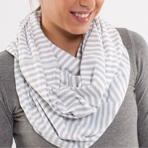 Lululemon infinity scarf
